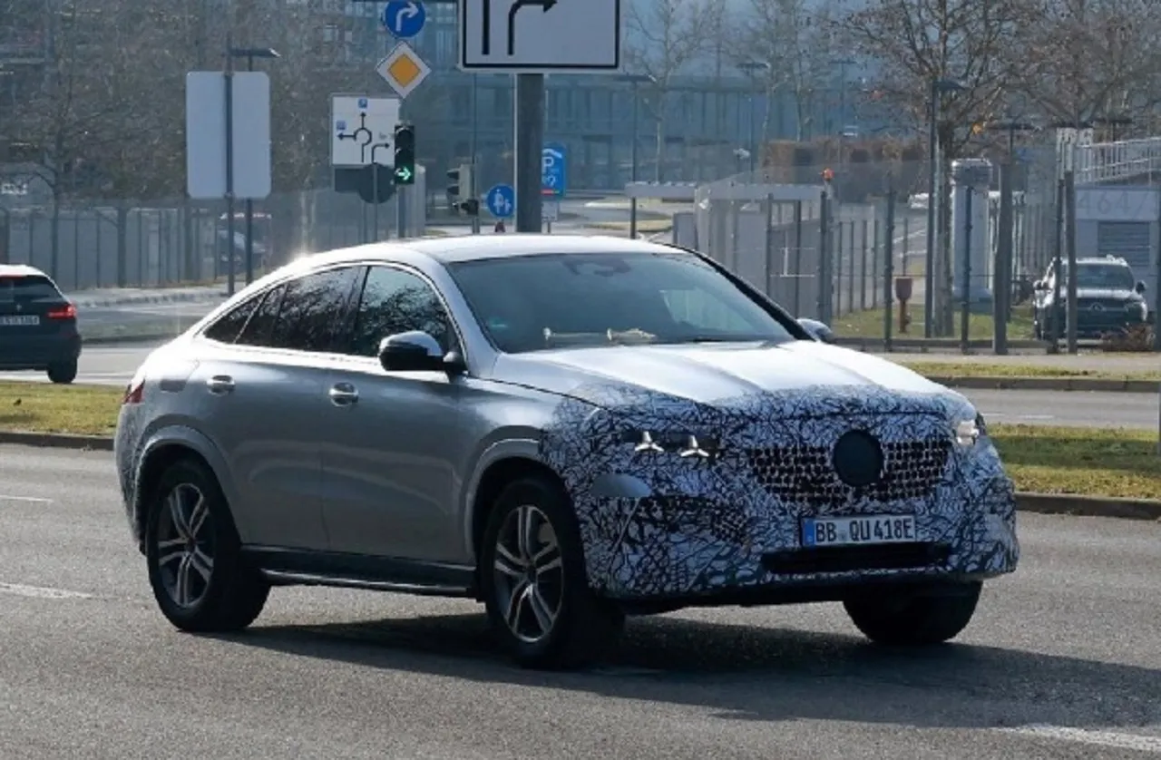 Tampil Menawan, Mercedes GLE Coupe 2027 Kepergok Uji Coba di Jalanan