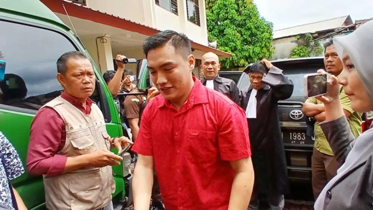 Penambang Timah Ilegal, Dituntut 16,5 Tahun, Dibebaskan Hakim