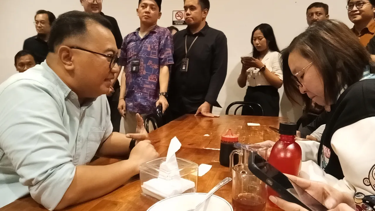 Jemput Bola, Wamenkraf Dengarkan Keluh Kesah Pelaku Kreatif di Surabaya