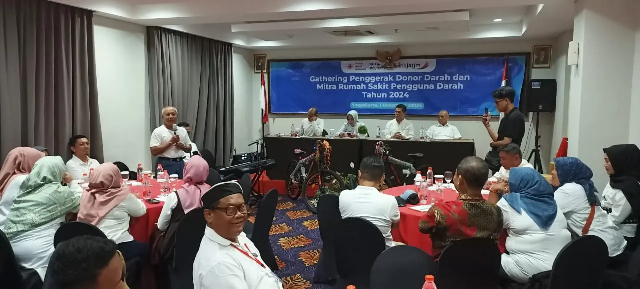 Gathering PMI Kota Mojokerto, Ning Ita Beri Apresiasi Penggerak dan Rumah Sakit Pengguna Darah