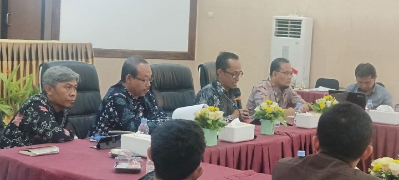 Kepala KPPN Mojokerto, Junaedi saat menyampaikan realisasi APBN sampai dengan Triwulan IV tahun 2023,.
