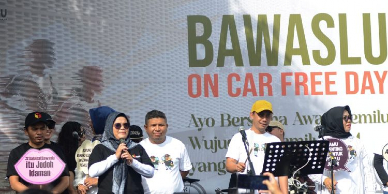 Kegiatan Bawaslu On Car Free Day di kawasan bundaran HI, Jakarta Pusat, Minggu (21/1). SP/JAKA