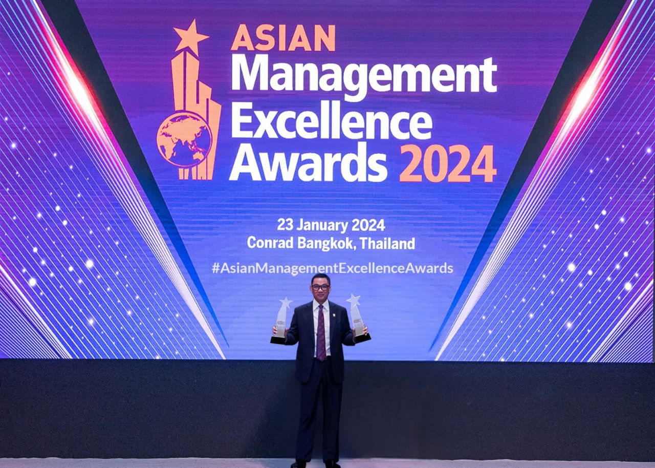 Direktur Utama PLN Darmawan Prasodjo dinobatkan menjadi Executive of The Year Tingkat Asia dalam ajang The Asian Management Excellence Awards 2024 yang digelar di Bangkok, Thailand, Selasa (23/1/2024). Foto/Humas PLN