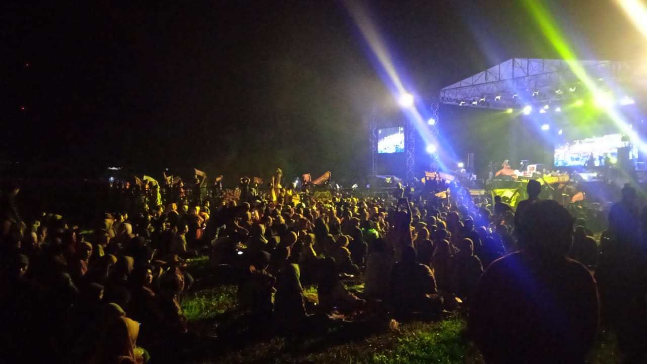 Sholawat kebangsaan bersama Abah Ali Mafia Sholawat, alias KH Muhammad Nur Shodiqin atau lebih dikenal sebagai Gus Aki Gondrong Senin (29/1)