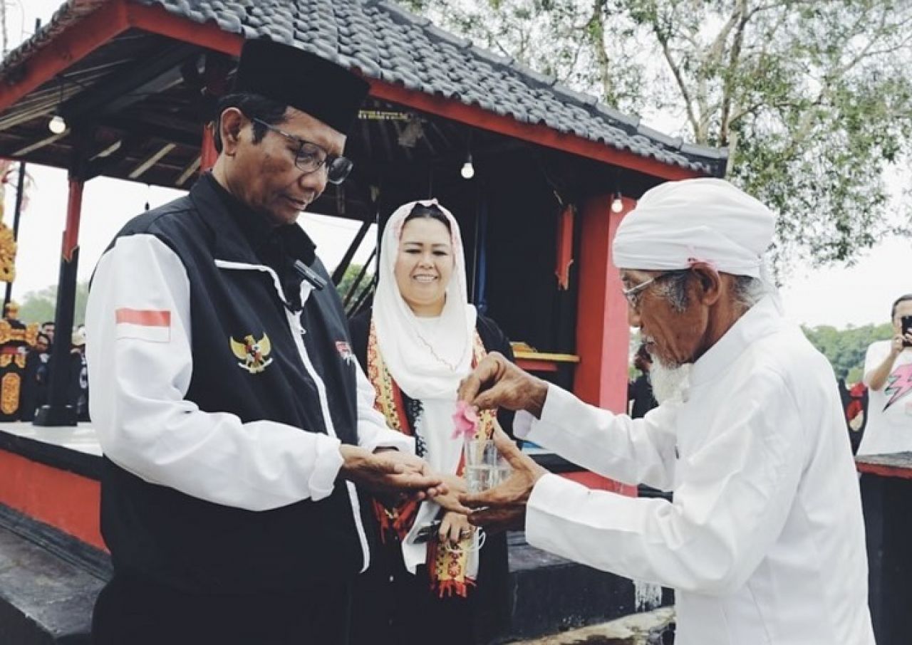 Mahfud MD, ditemani Yenny Wahid, saat berkunjung di Lampung, Rabu (31/1/2024)