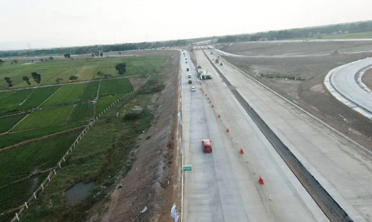 Jalur fungsional Jalan Tol Solo-Yogyakarta-YIA Kulonprogo (Jogja-Solo) Segmen Kartasura s.d Karanganom sepanjang 13 KM. SP/ JGJ