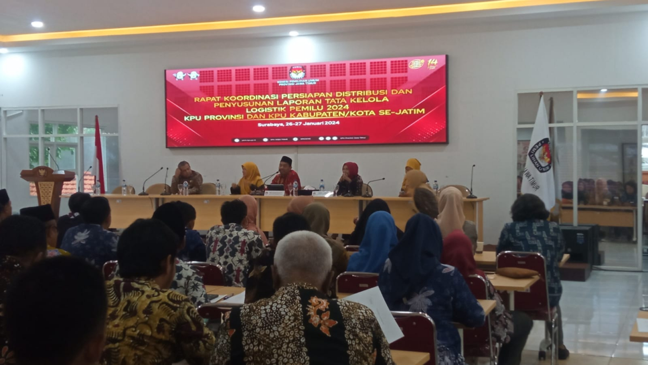 Komisi Pemilihan Umum (KPU) Jawa Timur memastikan logistik Pemilu 2024 terdistribusi dengan baik hingga ke Tempat Pemungutan Suara (TPS) ke 38 Kabupaten/Kota, termasuk pulau terpencil hingga daerah pengunungan yang sulit dijangkau.SP/Aini