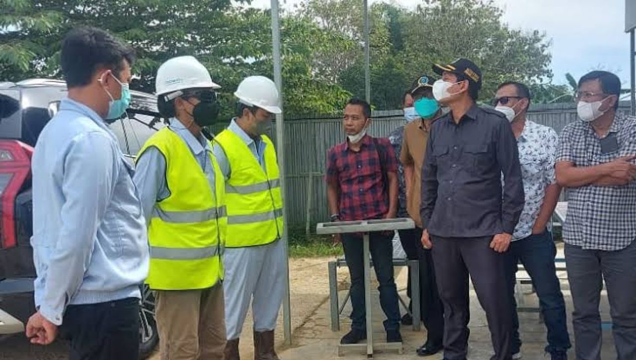 Ketua Komisi C bersama anggotanya saat melakukan sidak ke sejumlah pelaksanaan proyek di Kabupaten Lamongan. SP/Ist