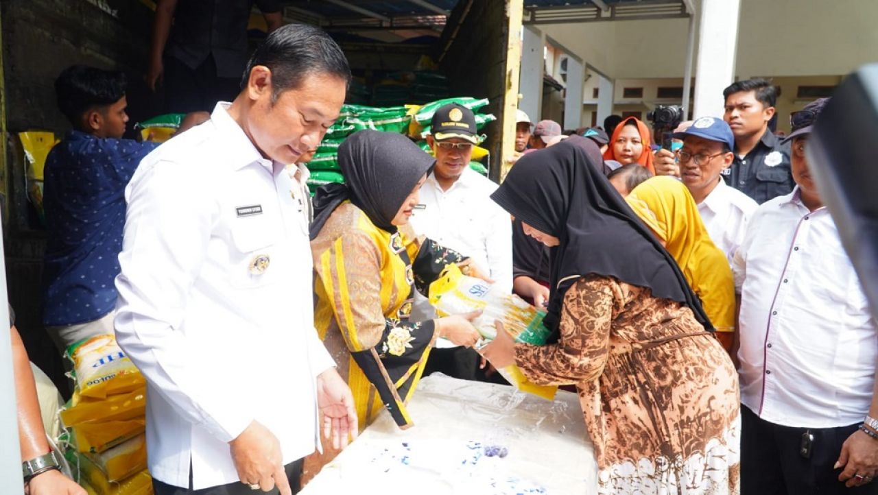 Masyarakat antusias adanya GPM dan OPM ini di tengah harga sembako yang mengalami kenaikan. SP/MUHAJIRIN