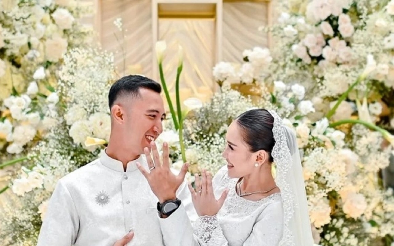 Acara tunangan Ayu Ting Ting dan Muhammad Fardana. SP/ Instagram @aliencophoto)