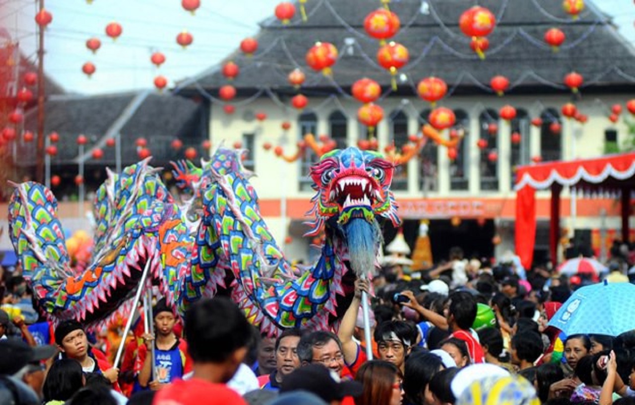 Kegiatan festival Grebeg Sudiro yang diwarnai berbarengan dengan perayaan Imlek 2024. SP/ SLO