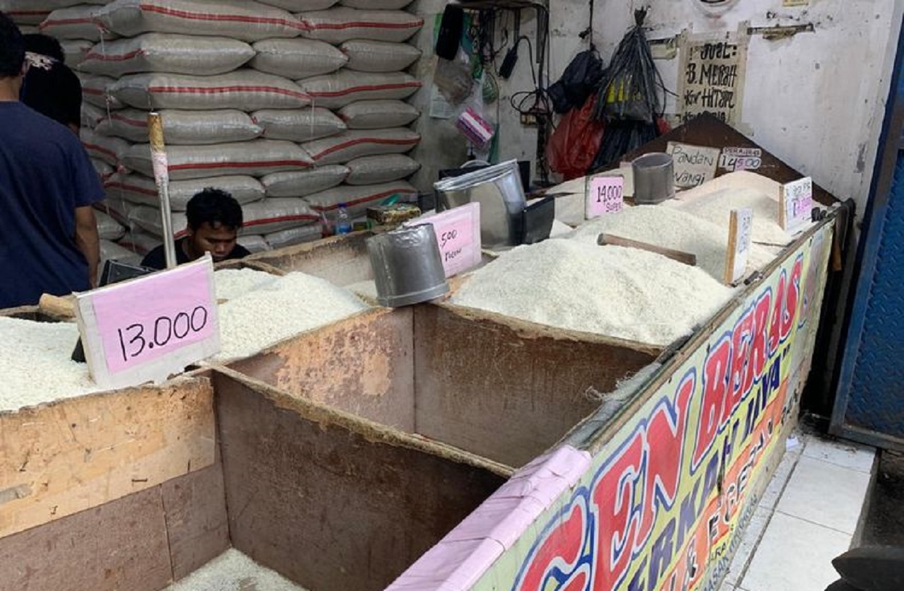 Ilustrasi. Penjual beras eceran di pasar. Foto: Vincentius Mario/ Kompas.com