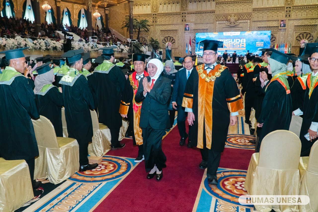  Wisuda ke-109 jenjang Ahli Madya, Sarjana Terapan, Sarjana, Magister dan Doktor di Graha UNESA, pada Kamis (1/2/2024). SP/AIN