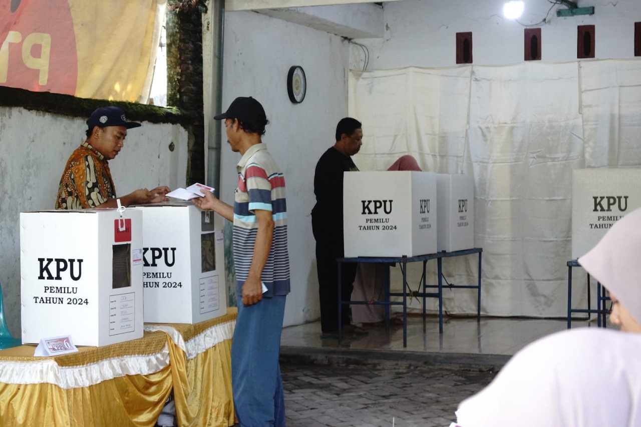 Pemungutan suara ulang di TPS 06 Desa Losari Ploso, Jombang, Selasa (20/02/2024). SP/Sarep
