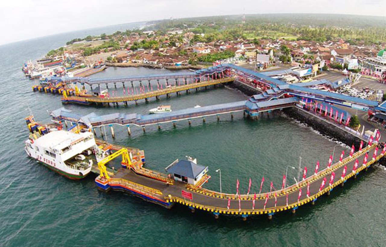 Suasana Pelabuhan Ketapang, Banyuwangi, Jawa Timur. Foto: indonesiaferry.co.id