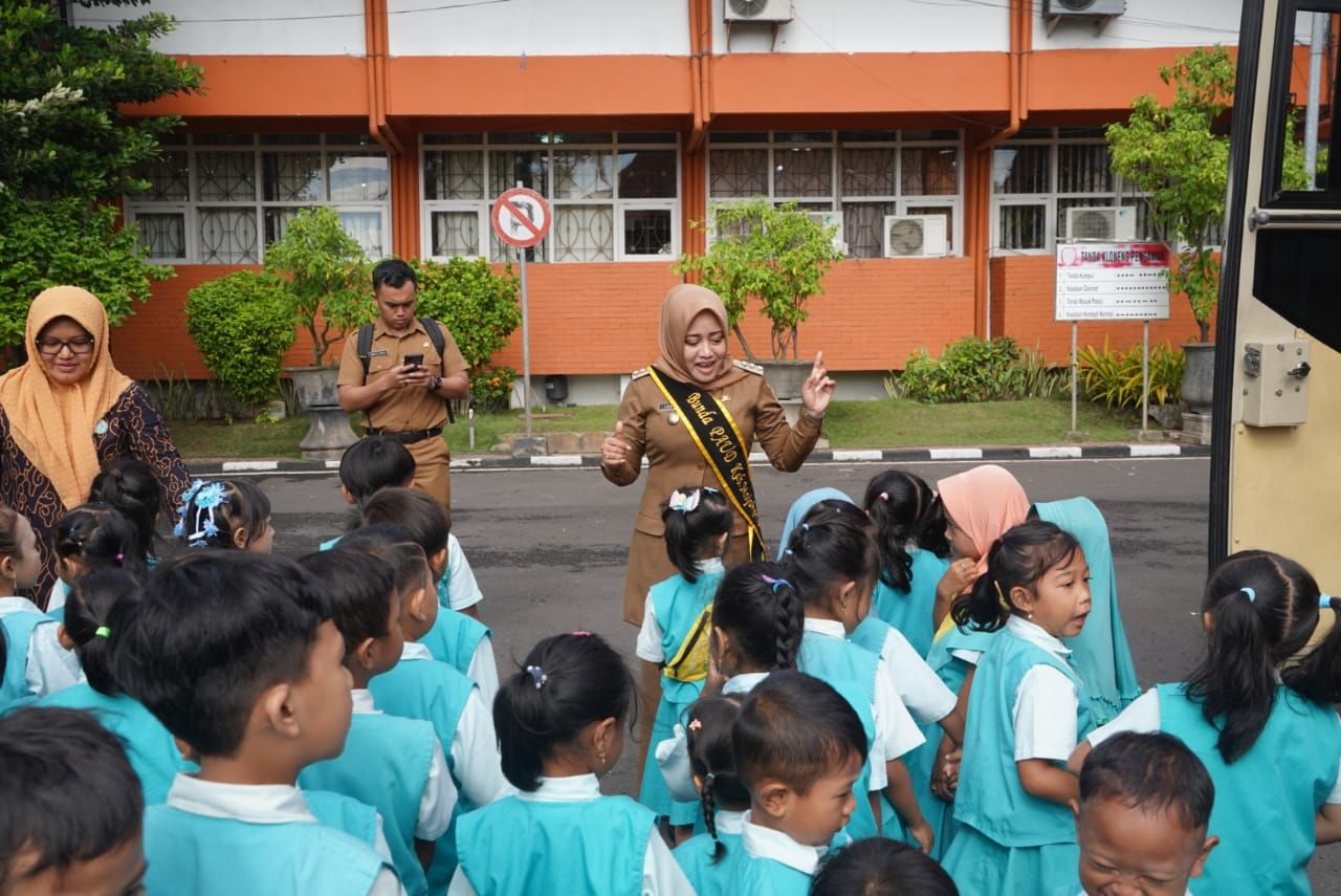 Program SAPA Bunda untuk memperkenalkan profesi Bupati kepada anak TK