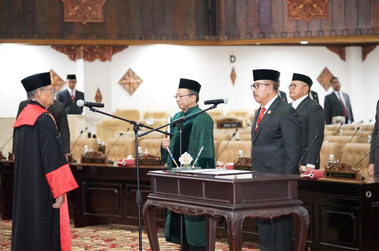 Mayjend TNI Purn Istu Hari Subagio saat dilantik menjadi Wakil Ketua DPRD Jawa Timur, 7/2/2024.