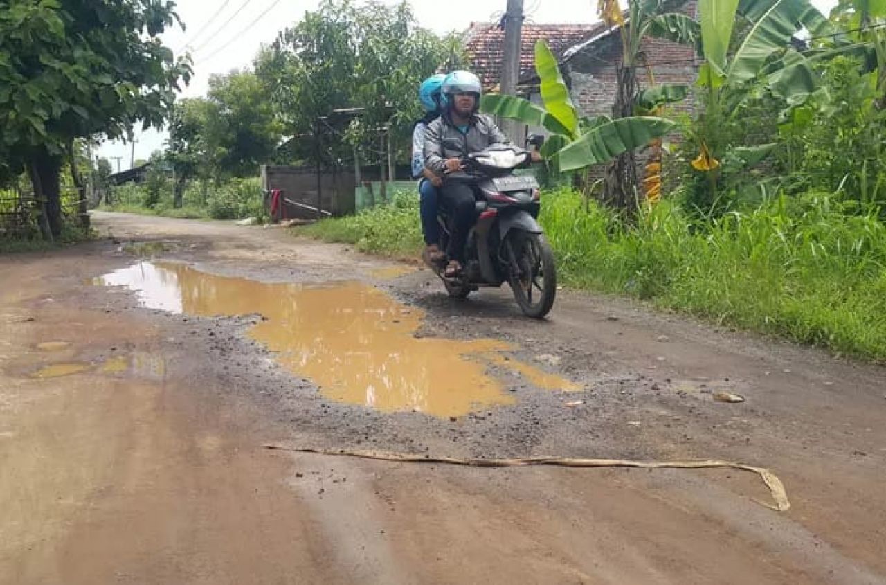 Salah satu jalan yang ada di kecamatan Bangil yang akan di perbaiki.