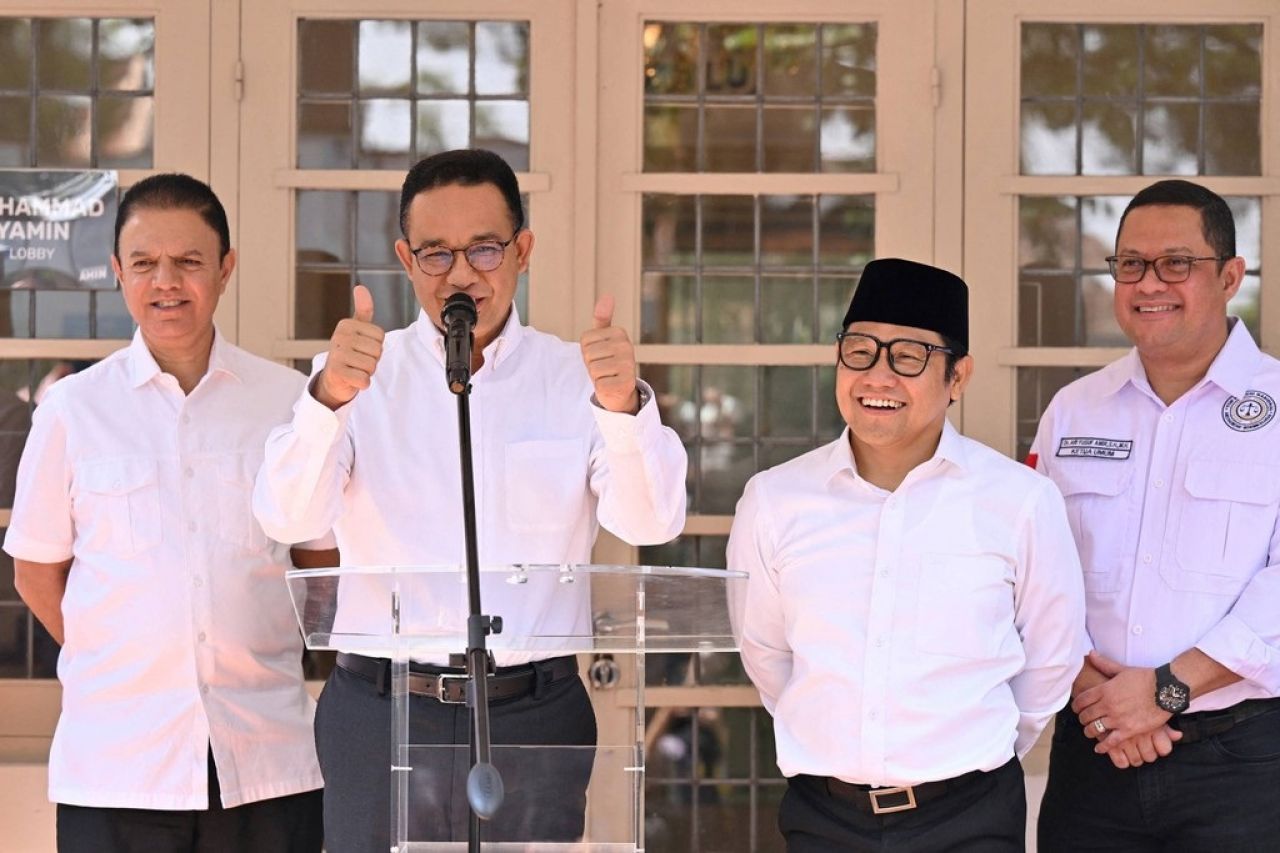 Anies Baswedan dan Cak Imin saat memberi pernyataan bahwa Kamis (21/3/2024) kemarin, Timnas AMIN telah mendaftarkan gugatan hasil Pemilu 2024 di Mahkamah Konstitusi.