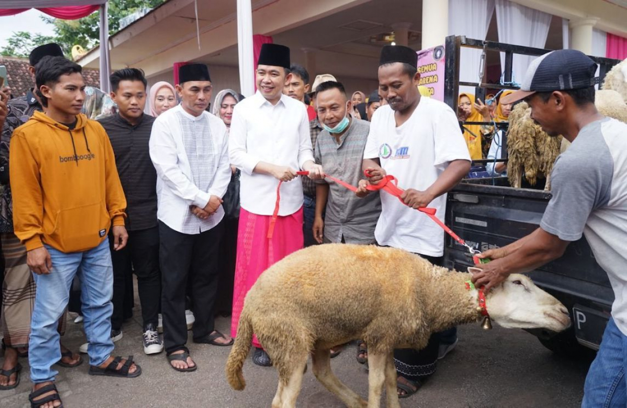 Gus Fawait saat mendapat dukungan dari komunitas pedagang Sapi dan Domba seluruh Jember.