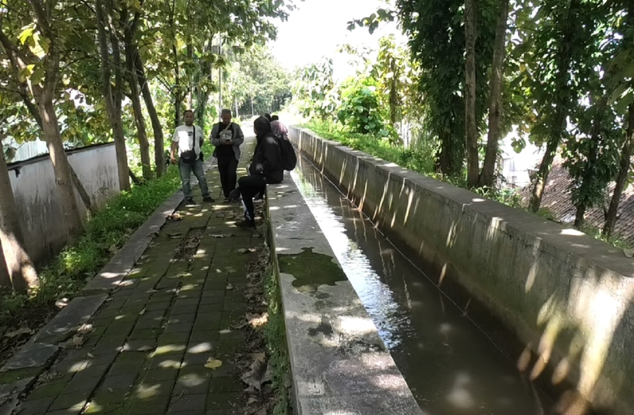 Kejadian aksi mesum yang viral di media sosial tersebut dilakukan oleh pasangan pelajar di tempat terbuka, tepatnya di sekitar tanggul kali Kota Plengkung, Kota Magelang. SP/ MGL