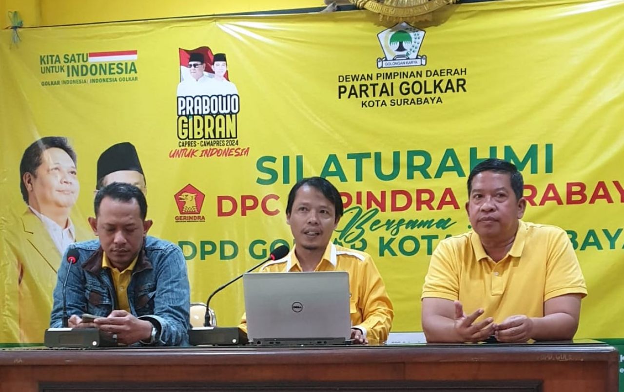 Ketua Bappilu Golkar Surabaya, M. Khlaid Asyadullah saat memaparkan suara Partai Golkar meningkat pesat di Surabaya.