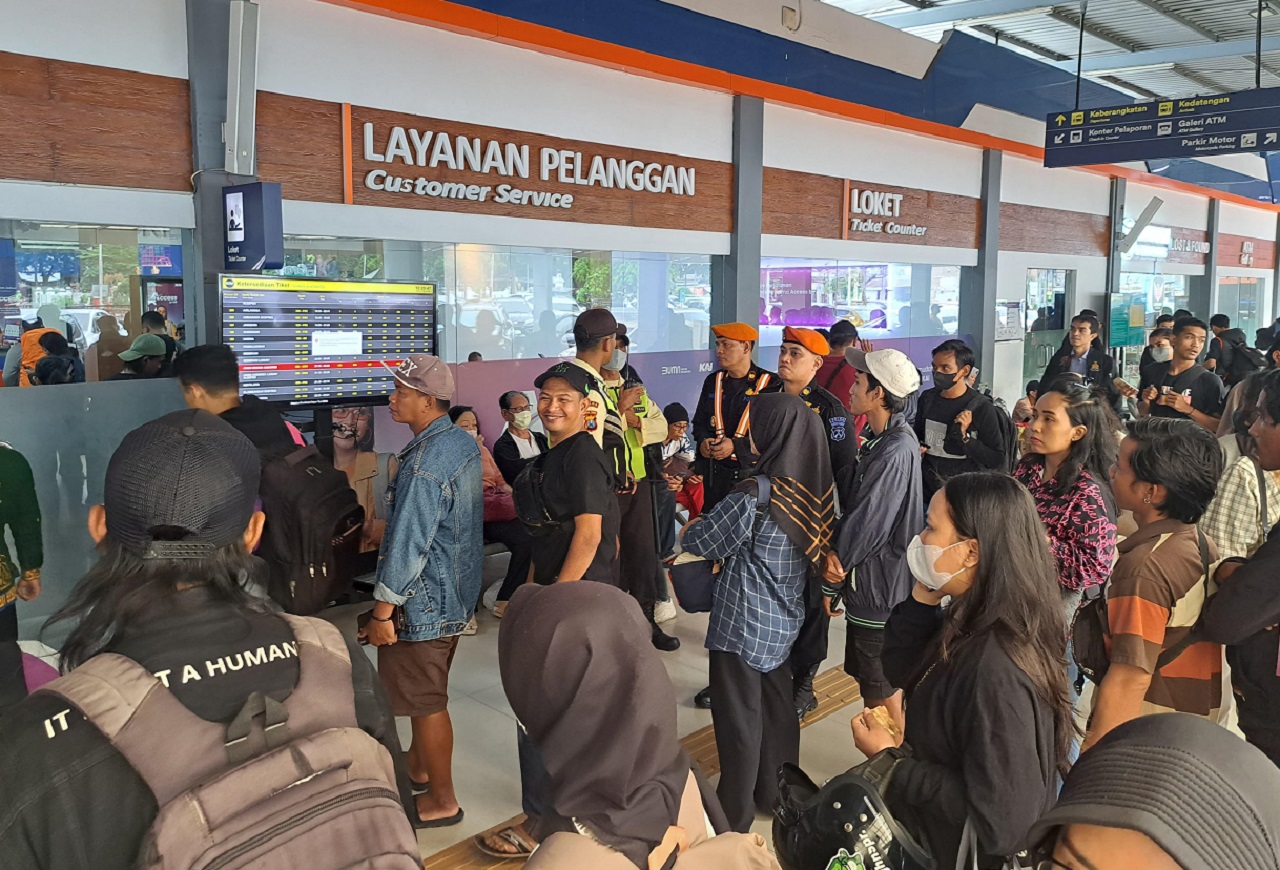 Ilustrasi Kereta api jarak jauh dari Jakarta menuju Surabaya mengalami keterlambatan karena dampak banjir yang terjadi di wilayah Daop 4 Semarang. SP/KAI Daop 8 Surabaya