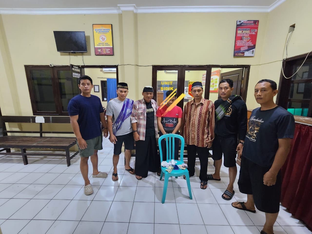 Pelaku saat diamankan petugas. SP/Lestariono