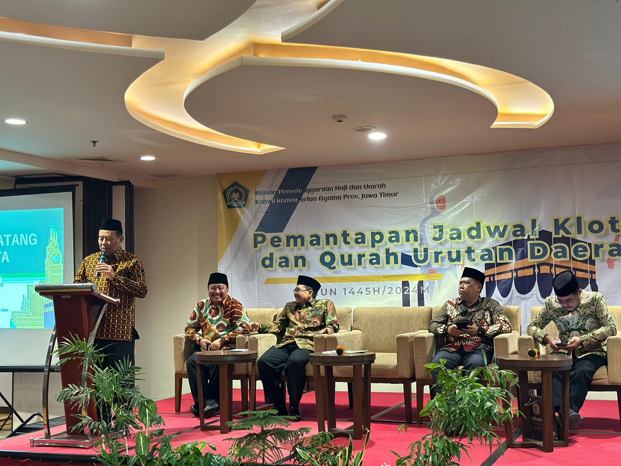 Bidang Penyelenggaraan Haji dan Umrah (PHU) Kemenah Jatim tetapkan urutan kloter dengan metode undian (Qur'ah). SP/Kemenag Kanwil Jatim