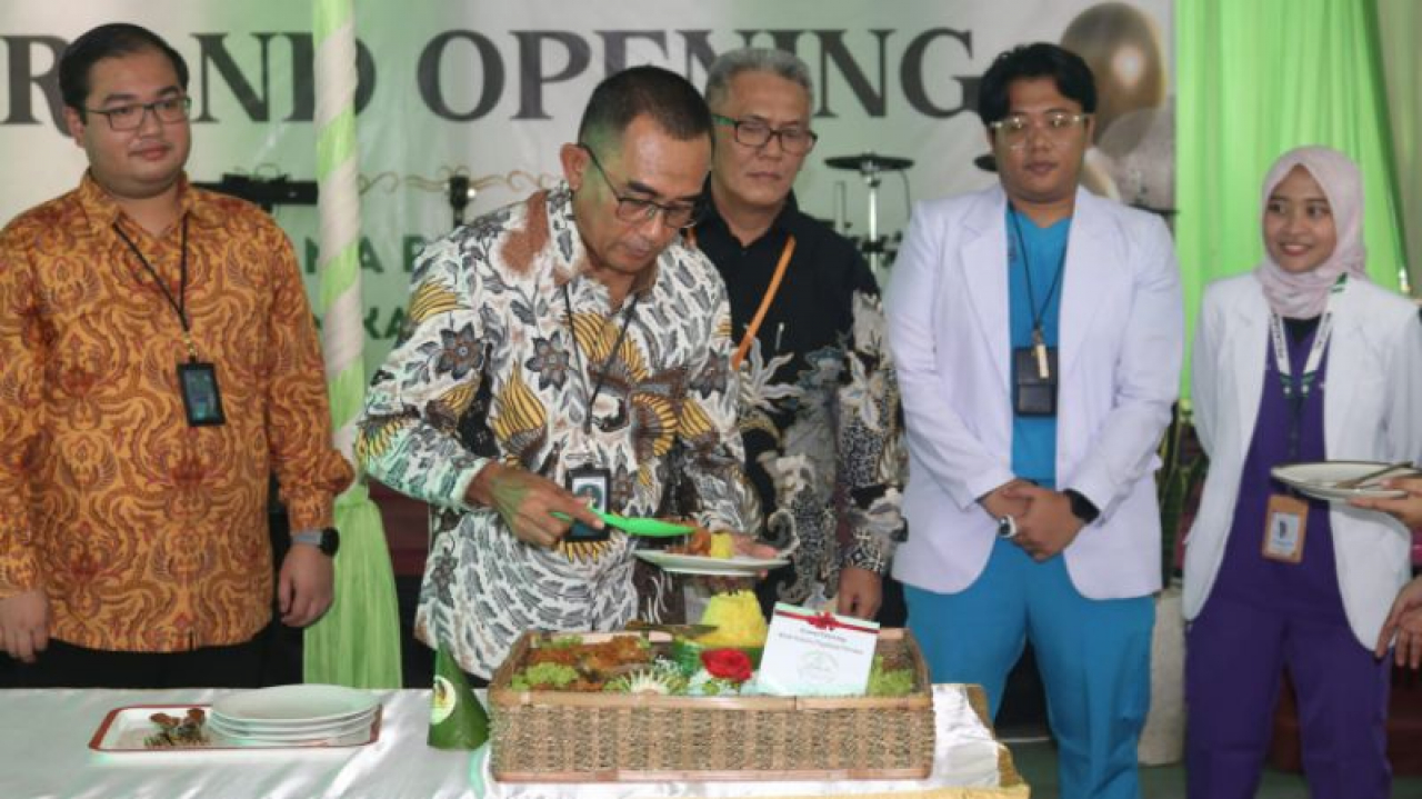 Grand Opening Klinik Pegadaian Permata di Surabaya merupakan klinik yang ketiga yang didirikan oleh YKPP.