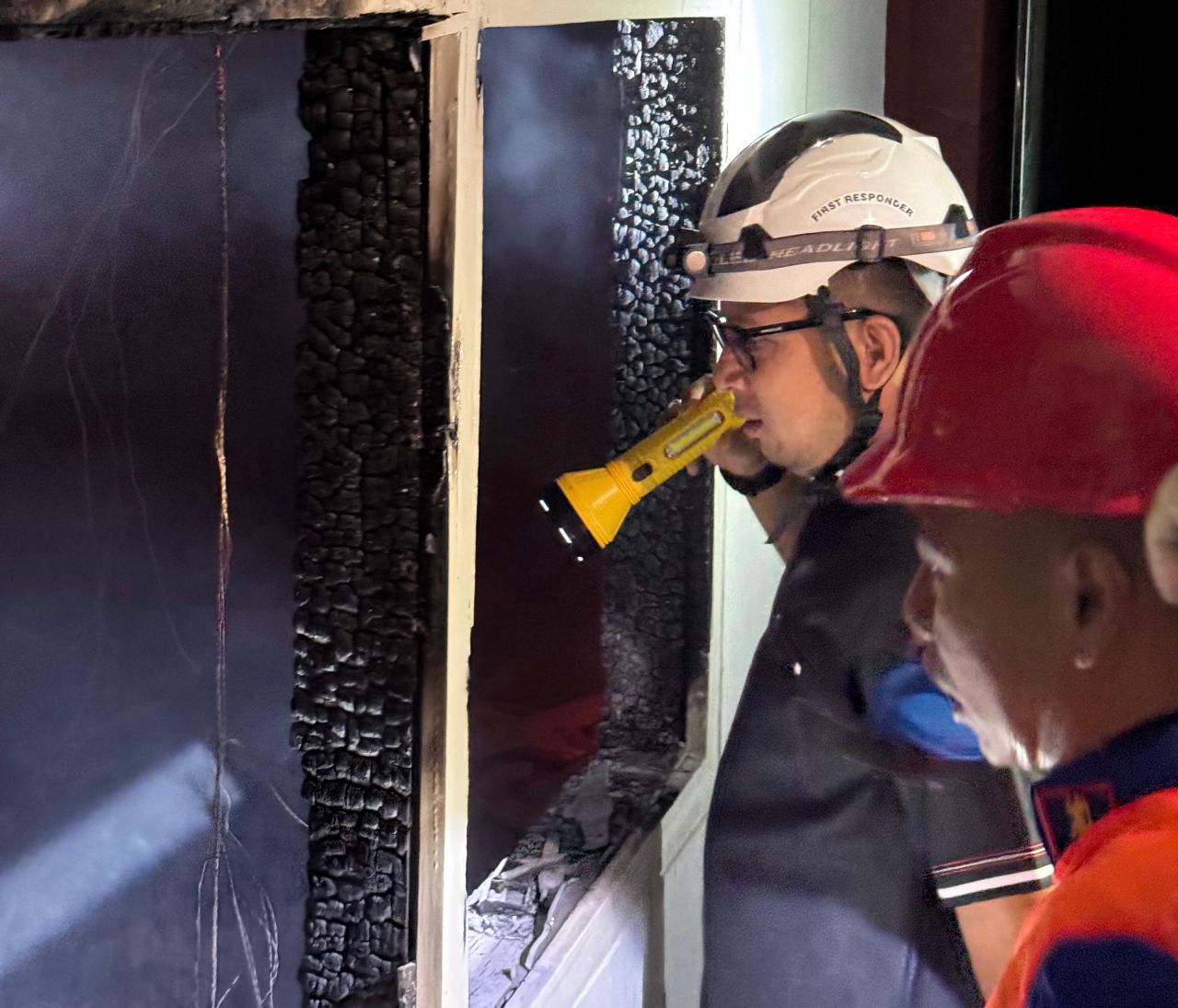 Pj Wali Kota Moh Ali Kuncoro turun langsung memantau kebakaran RS Gatoel