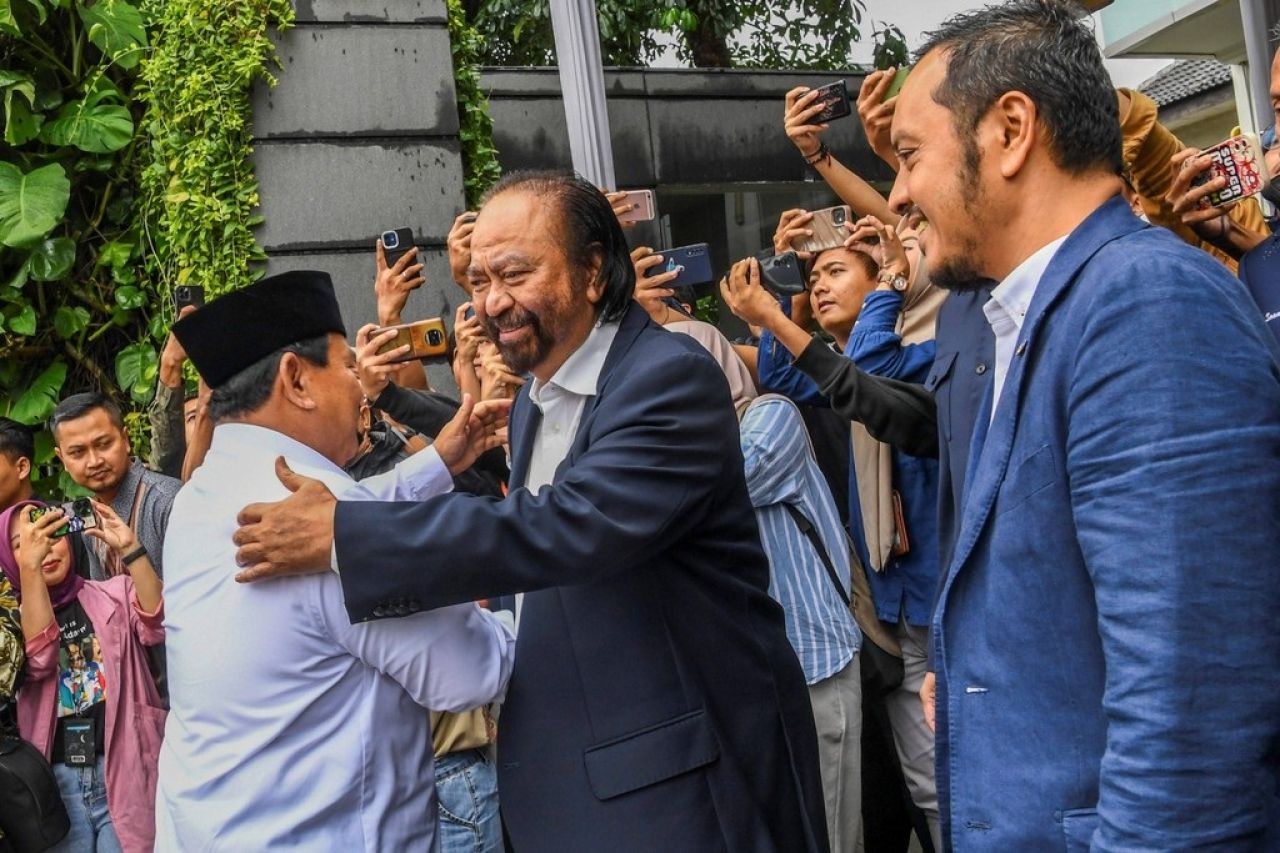 Capres nomor urut 02 Prabowo Subianto bertemu Ketua Umum NasDem Surya Paloh di NasDem Tower, Jakarta, Jumat (22/3).