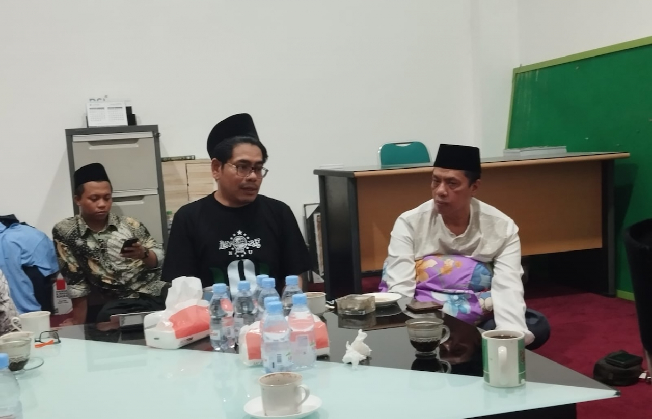 Ketua RMI PWNU Jawa Timur, K.H. M. Iffatul Lathoif, dan jajarannya.