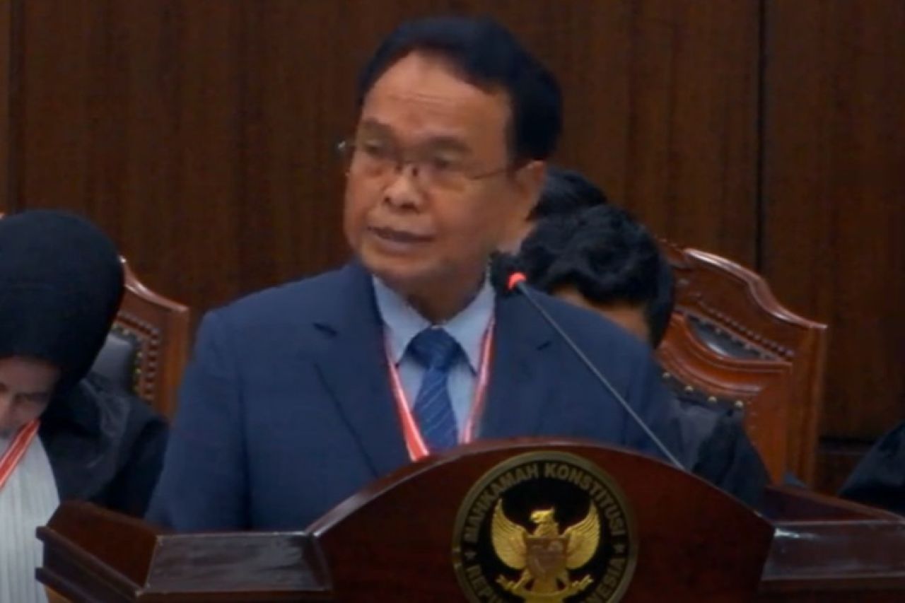 Ahli Otoda Djohermansyah Djohan saat memberikan keterangan di MK, Senin (1/4/2024).