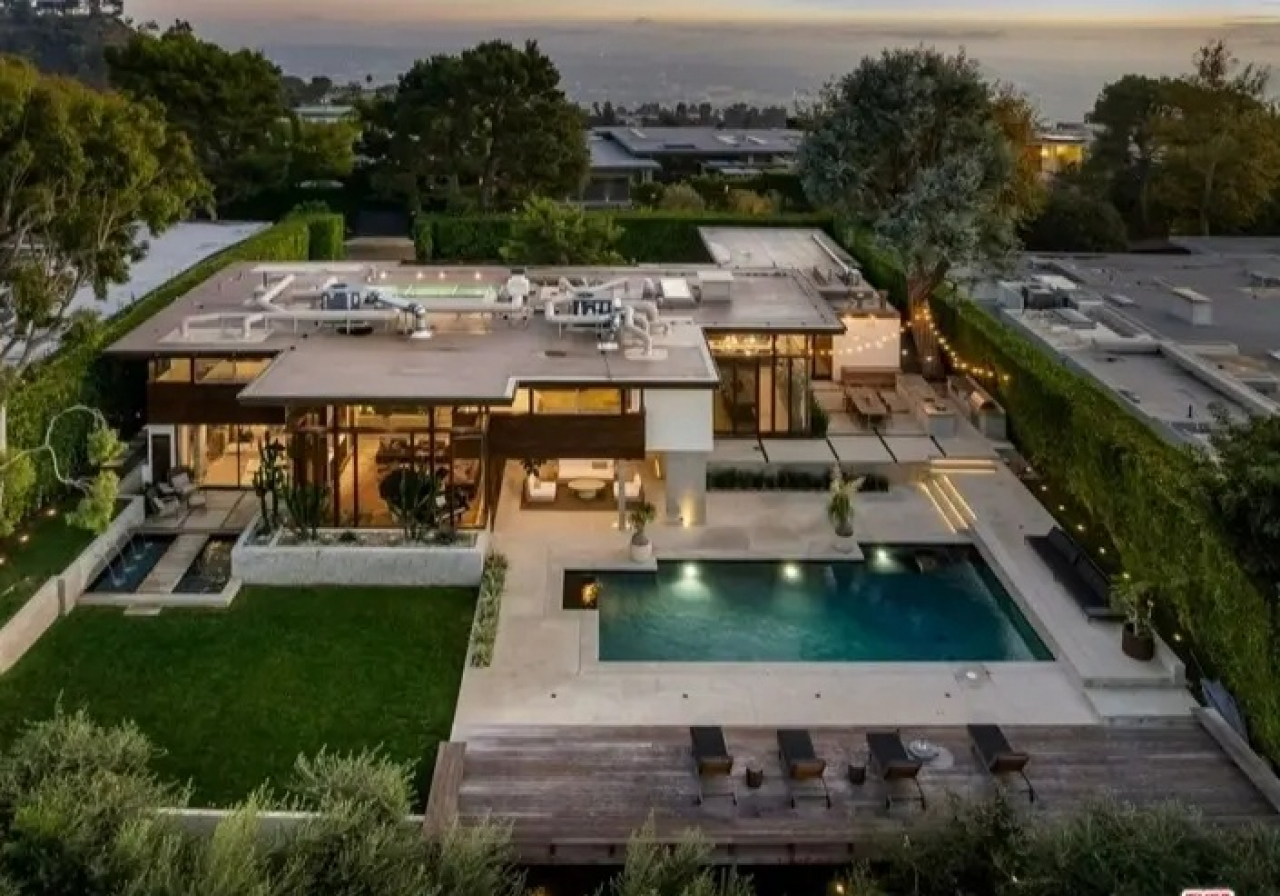 The de Cordova House milik Charlie Puth sebelumnya dijual 17 juta dolar kini dijual dengan harga 14 juta dolar. SP/ Nolasco Studios; Alberto E. Rodriguez/Getty Images for The Recording Academy