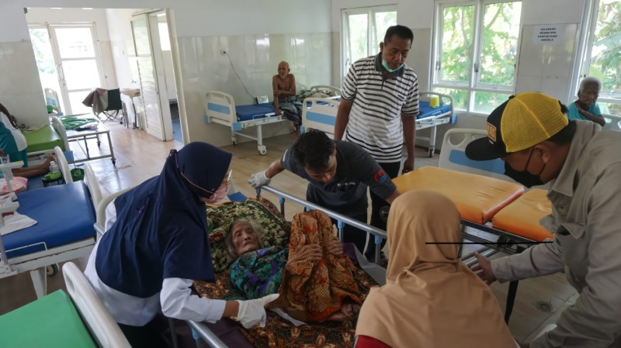 Kondisi bus yang terbakar di KM 705+000 A ruas tol Jombang-Mojokerto (Jomo). Sarep