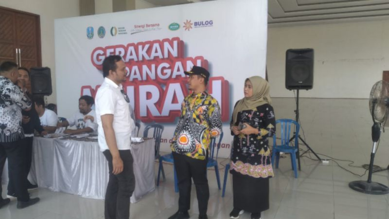 Gerakan pasar murah di gedung keswnian Darmoyudo Kota Pasuruan