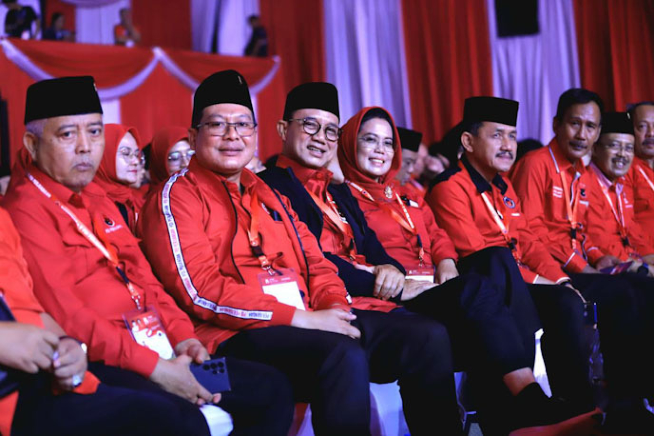 Jajaran pengurus dan Kepala Daerah asal PDI-P saat menghadiri Rakernas V PDI-P di Jakarta.