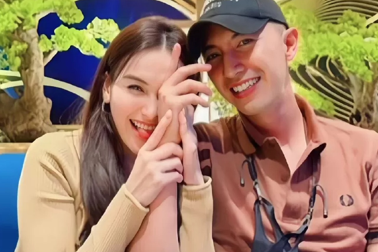 Ayu Ting Ting dan calon suaminya, Lettu Muhammad Fardhana. SP/ JKT