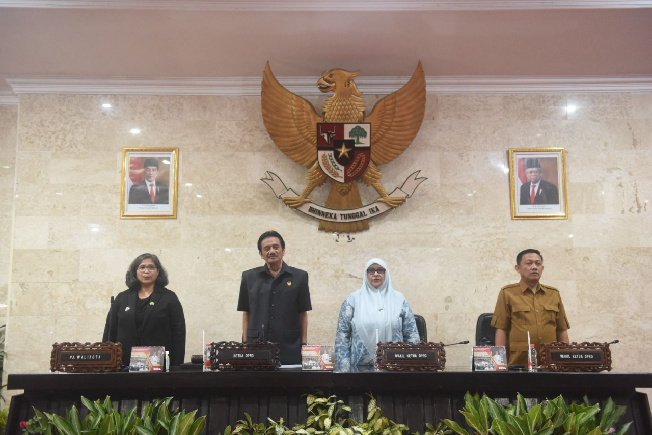 Pj Wali Kota Kediri Jelaskan Isi Empat Raperda di Paripurna DPRD