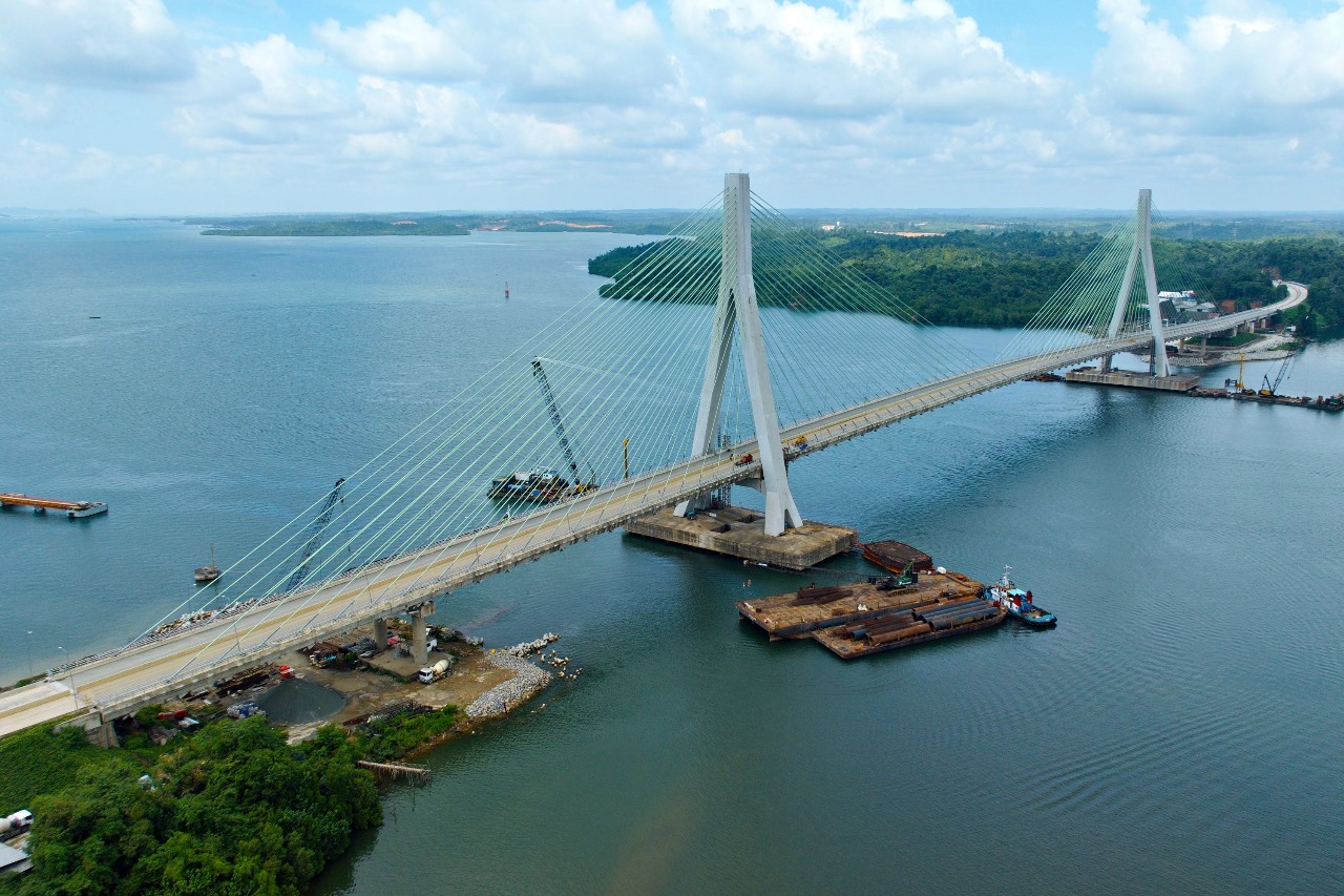 Jembatan Pulau Balang yang dibangun dengan produk SIG ini merupakan penghubung Balikpapan dengan IKN di Kabupaten Penajam Paser Utara, Kalimantan Timur. SP/ SIG
