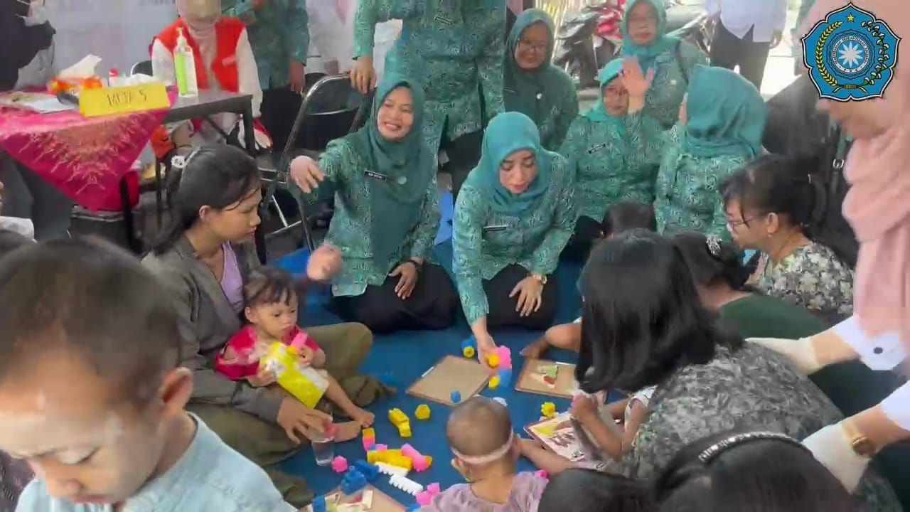 Pj Ketua TP PKK Kota Mojokerto Nia Wayanti Kuncoro saat melakukan kegiatan PKK