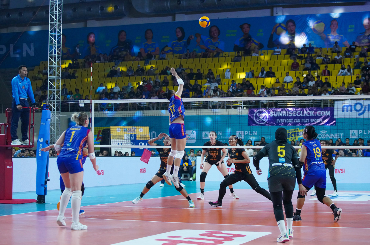 Kepala Dinas Pendidikan Kabupaten Sampang Mohammad Fadeli saat membuka Festival dan Lomba Seni Siswa Nasional (FLS2N) 2024. SP/ GAN