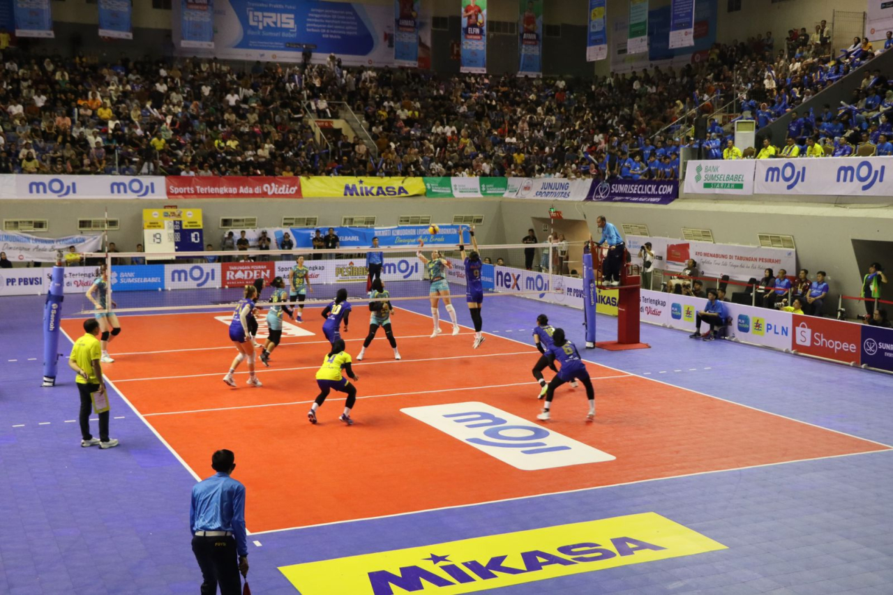 Pertandingan Jakarta Electric PLN melawan Bandung BJB Tandamata pada lanjutan PLN Mobile Proliga 2024 di Palembang Sport & Convention Center, Minggu (12/5). Foto/Humas PLN