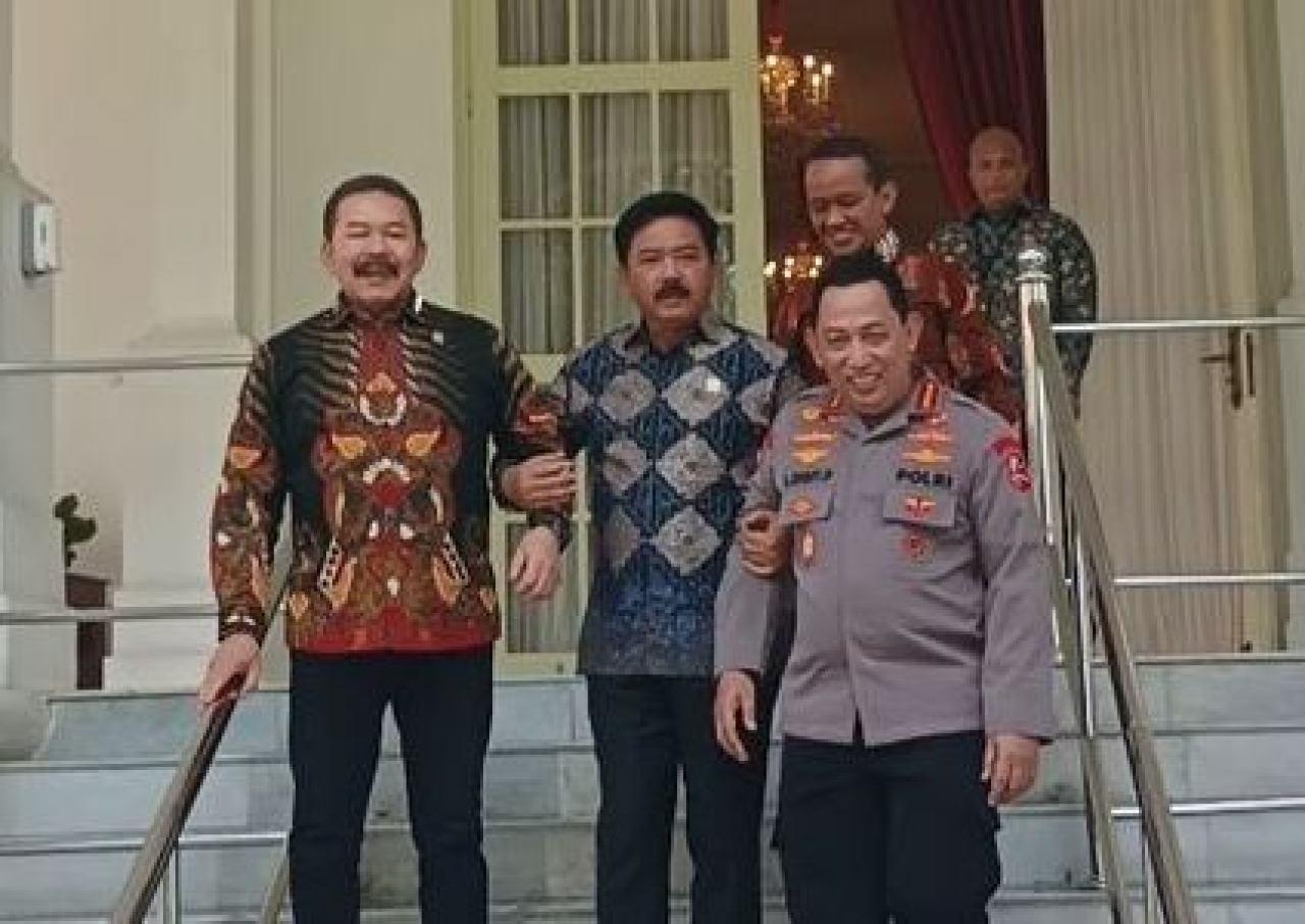 Jagung dan Kapolri Bersalaman, Usai Isu Pengawasan Jampidsus Oleh Densus 88