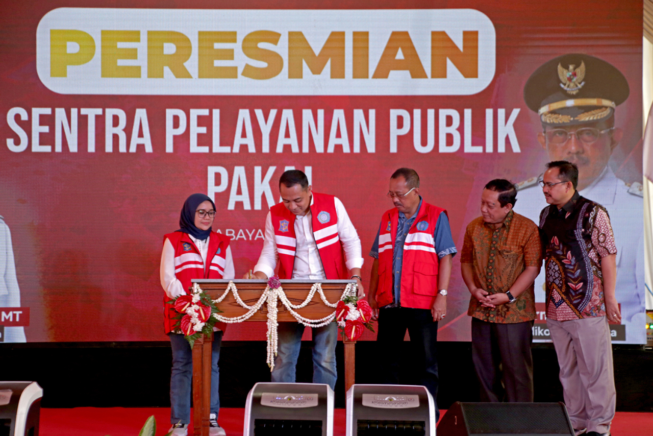 Wali Kota Eri Cahyadi Resmikan Sentra Pelayanan Publik di Pakal. SP/SURA