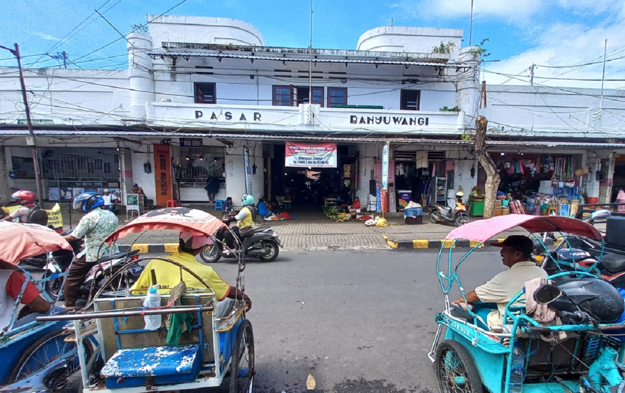 Pengerjaan revitalisasi Pasar Banyuwangi menjadi pusat perbelanjaan dan kawasan heritage pada pertengahan tahun 2024 ini. SP/ BYW