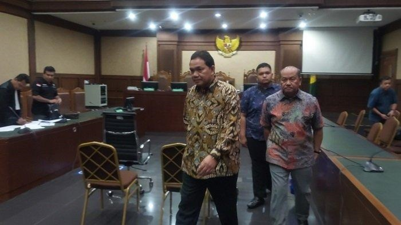 Terdakwa eks anggota III BPK, Achsanul Qosasi saat menjalani sidang kasus dugaan penerimaan suap senilai Rp40 miliar terkait kasus pemeriksaan PDTT proyek BTS 4G Bakti Kominfo di Pengadilan Tipikor, Selasa (14/05/2024).