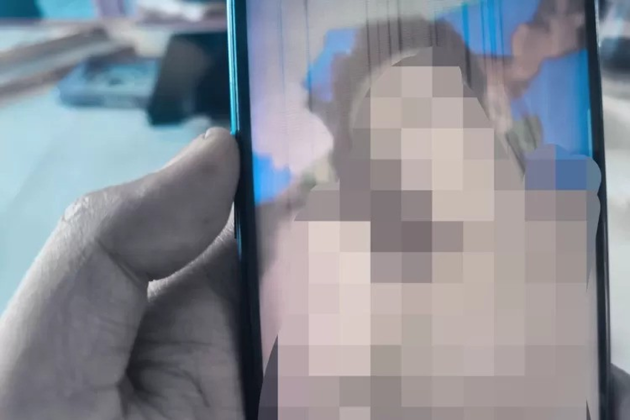 Geger Video Mesum Istri dengan PIL-nya di salah satu Warkop di Gresik.