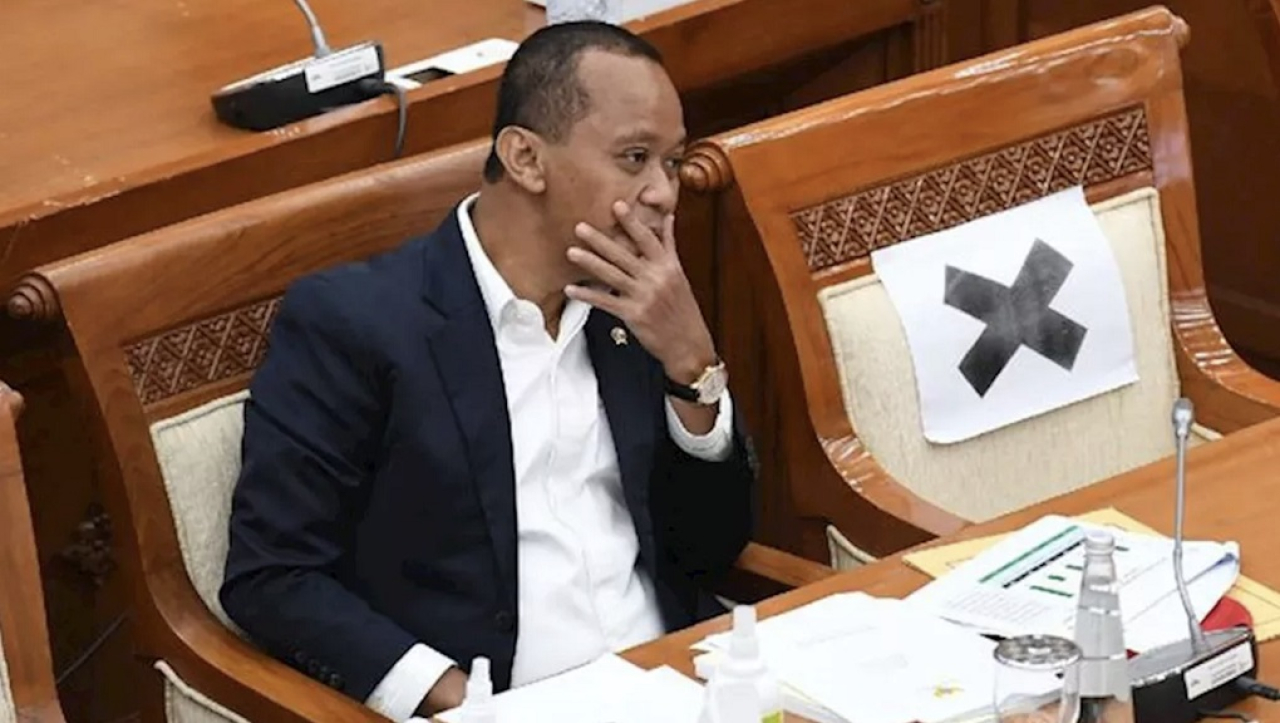 Menteri Investasi/Kepala BKPM Bahlil Lahadalia marah dan kecewa dengan Menkeu Sri Mulyani terkait anggaran APBN di kementeriannya untuk APBN 2025 dipangkas.